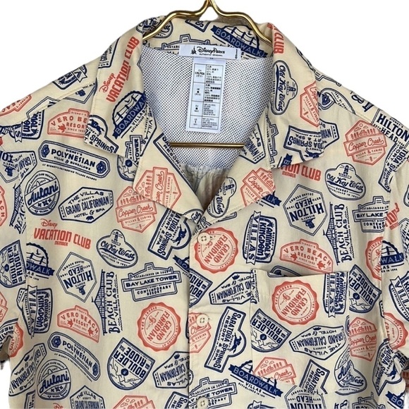 Disney Parks Vacation‎ Club Resort Print Short Sleeves Button Down Shirt - Picture 4 of 12